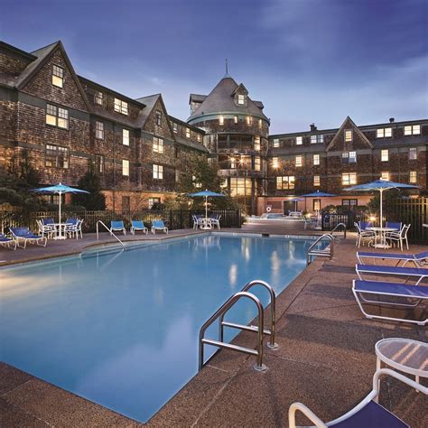 Newport Hotels .